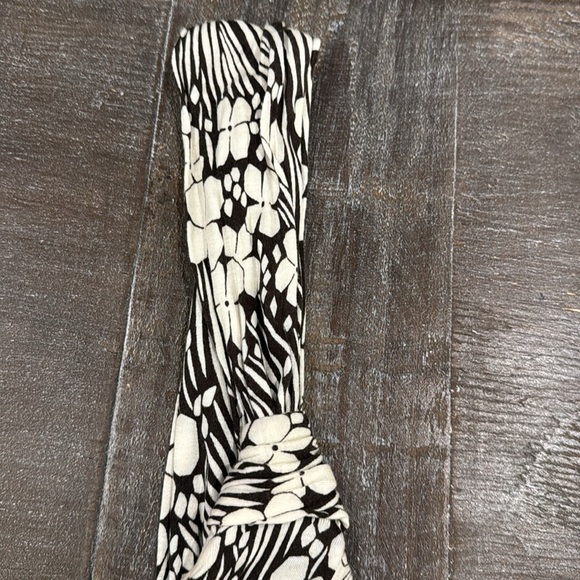 Anthropologie Vanessa Virginia tank top size XS Black/Ivory Floral Print Flowy - Picture 5 of 11